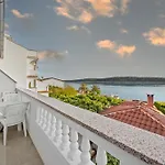 Jurica - Sea View & Boat Mooring Barbat na Rabu