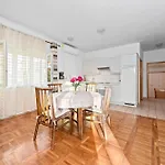 Jurica - Sea View & Boat Mooring Apartment *