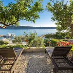 Jurica - Sea View & Boat Mooring Apartamento *