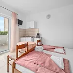 Jurica - Sea View & Boat Mooring Apartamento *
