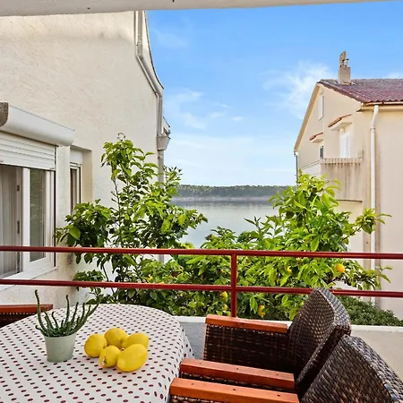 Jurica - Sea View & Boat Mooring Апартаменты