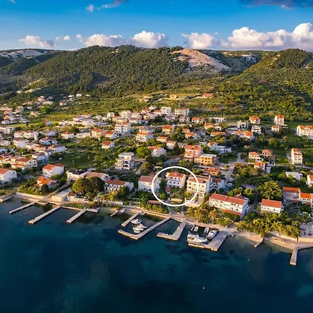 Jurica - Sea View & Boat Mooring *