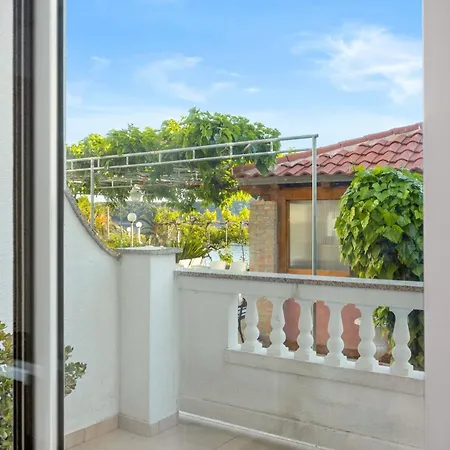 Jurica - Sea View & Boat Mooring Apartman