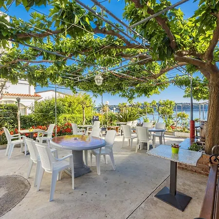 Jurica - Sea View & Boat Mooring Apartamento