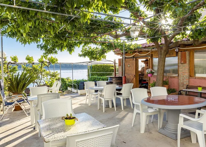 Apartman Jurica - Sea View & Boat Mooring *