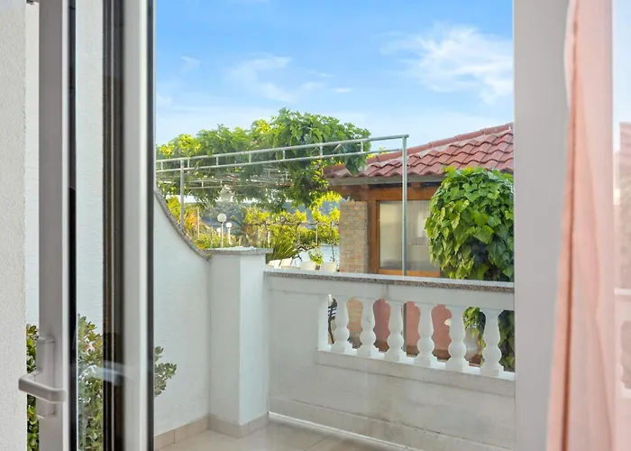 Jurica - Sea View & Boat Mooring Apartman