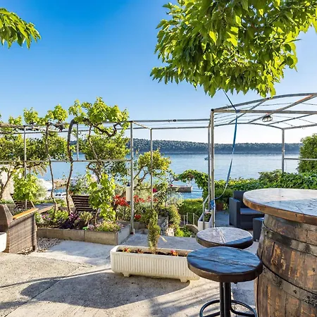 Jurica - Sea View & Boat Mooring Apartman *