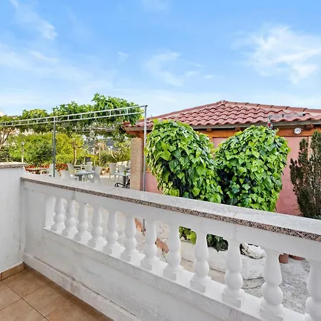 Jurica - Sea View & Boat Mooring Apartman *