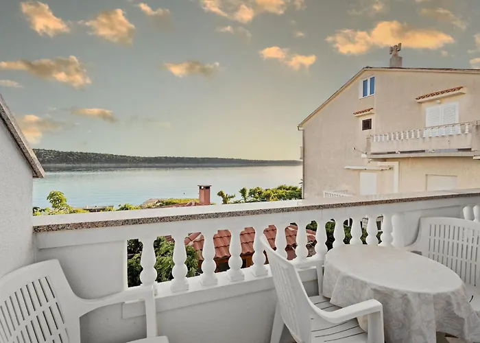 Apartmán Jurica - Sea View & Boat Mooring