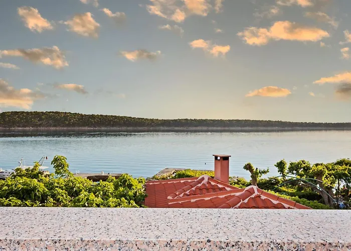 Apartmán Jurica - Sea View & Boat Mooring